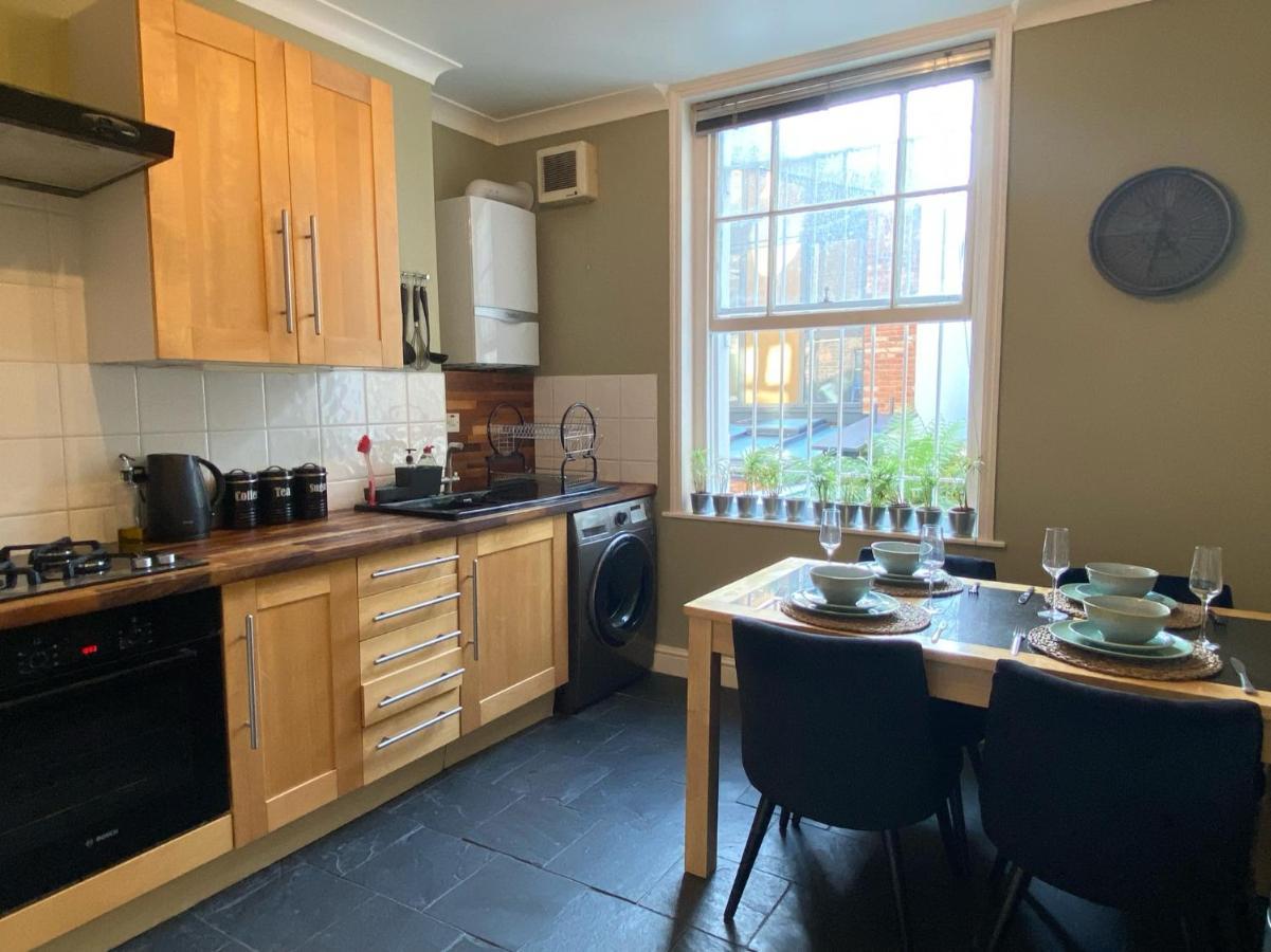Spacious 2-Bed Flat With Garden, 3 Minutes Walk From Oval Tube Station 런던 외부 사진