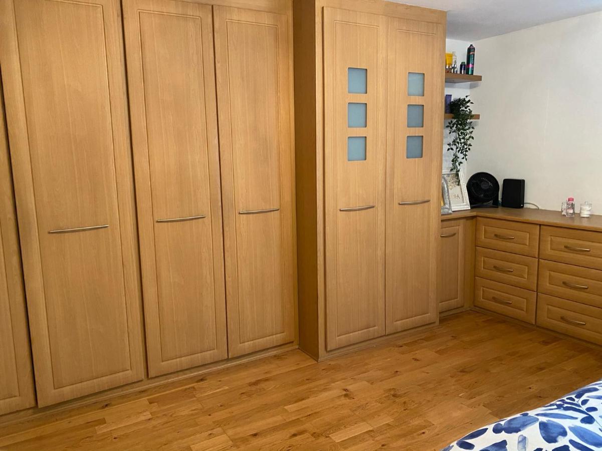 Spacious 2-Bed Flat With Garden, 3 Minutes Walk From Oval Tube Station 런던 외부 사진